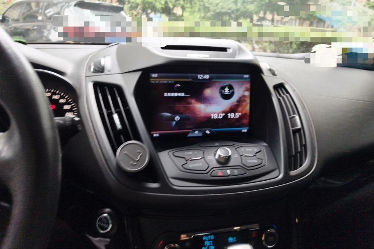 Used Ford Kuga 2013 2.0L GTDi Four-Wheel-Drive Sport Model Audio And AC Panel