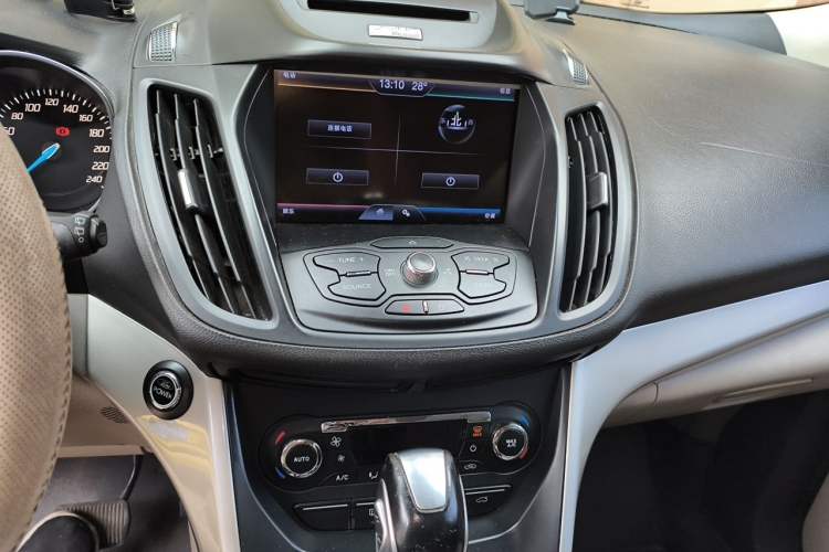 Used Ford Kuga 2013 1.6L GTDi Two-Wheel-Drive Trend Model Audio And AC Panel