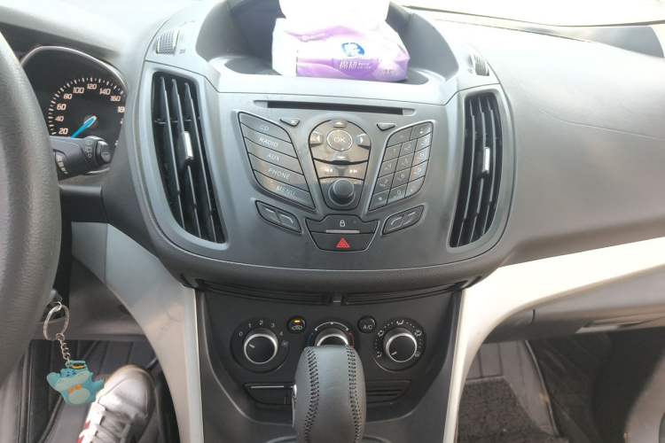 Used Ford Kuga 2013 1.6L GTDi Two-Wheel-Drive Comfort Model Audio And AC Panel