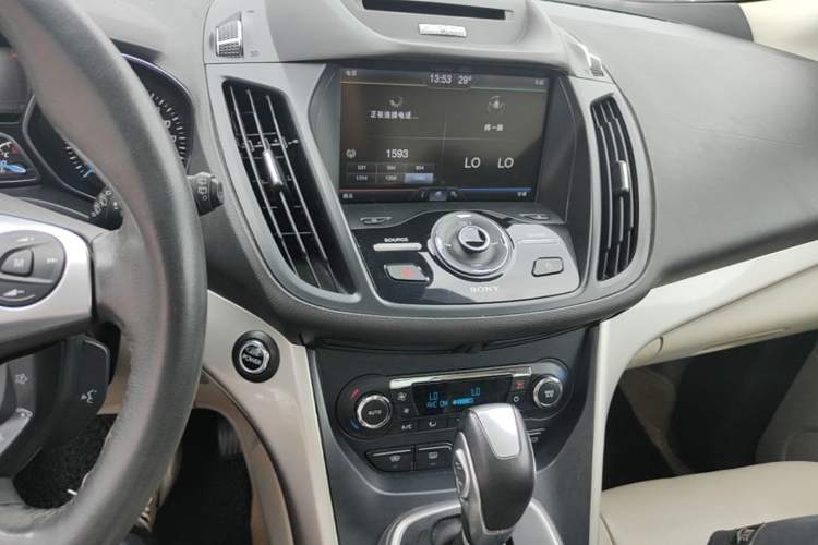 Used Ford Kuga 2013 2.0L GTDi Four-Wheel Drive Premium Model Audio And AC Panel