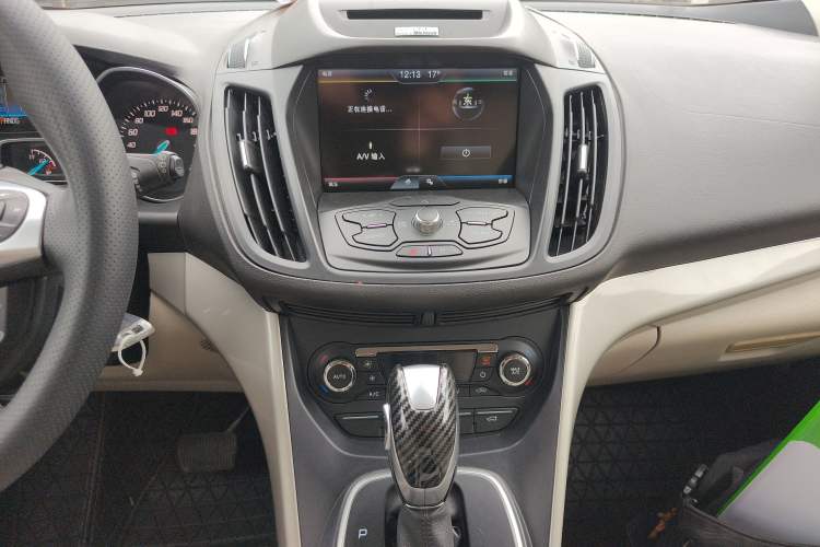Used Ford Kuga 2013 2.0L GTDi Four-Wheel-Drive Elite Model Audio And AC Panel