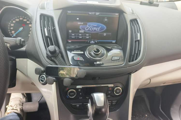 Used Ford Kuga 2013 2.0L GTDi Four-Wheel Drive Premium Model Audio And AC Panel