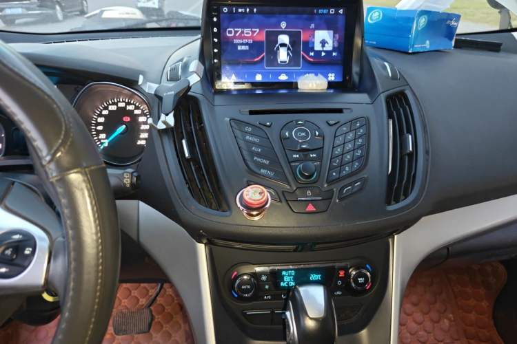Used Ford Kuga 2013 1.6L GTDi Two-Wheel-Drive Trend Model Audio And AC Panel