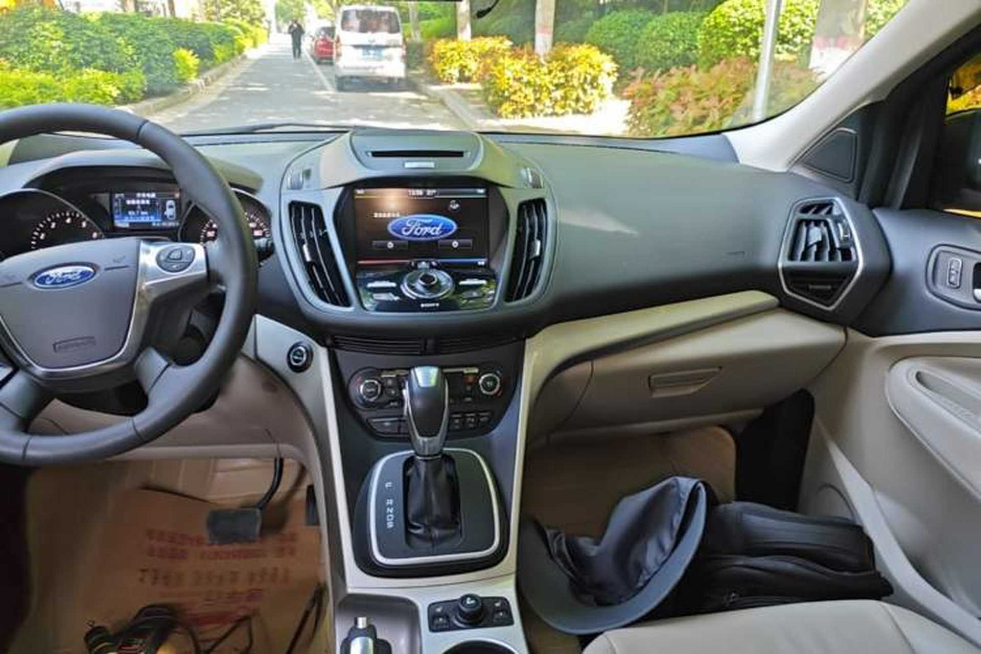 Used Ford Kuga 2013 2.0L GTDi Four-Wheel Drive Premium Model Audio And AC Panel