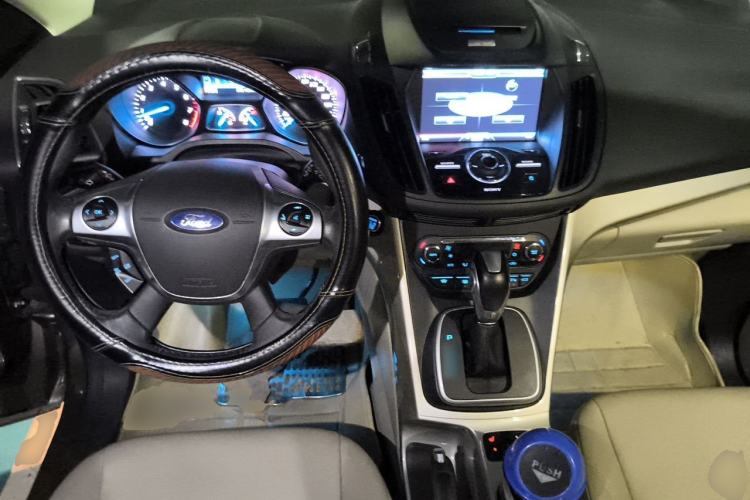Used Ford Kuga 2013 2.0L GTDi Four-Wheel Drive Premium Model Center Console