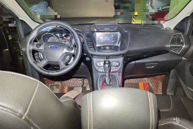Used Ford Kuga 2013 2.0L GTDi Four-Wheel-Drive Sport Model Center Console