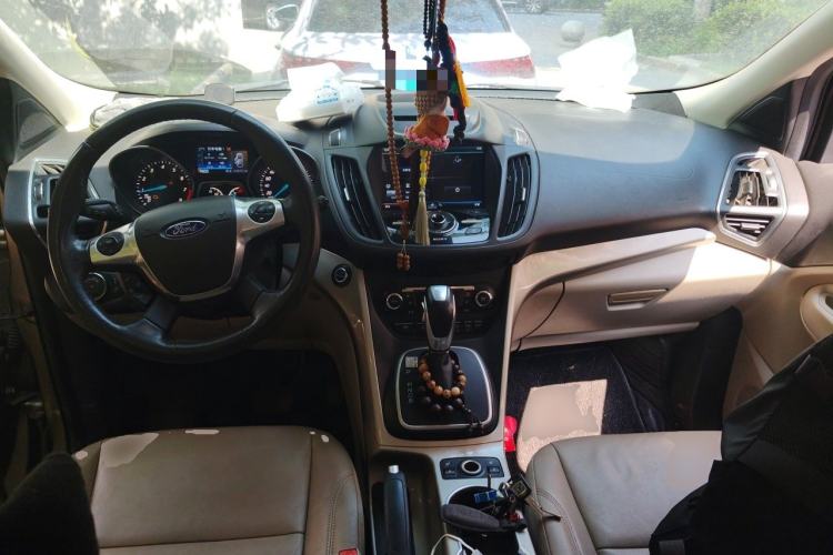 Used Ford Kuga 2013 2.0L GTDi Four-Wheel Drive Premium Model Center Console