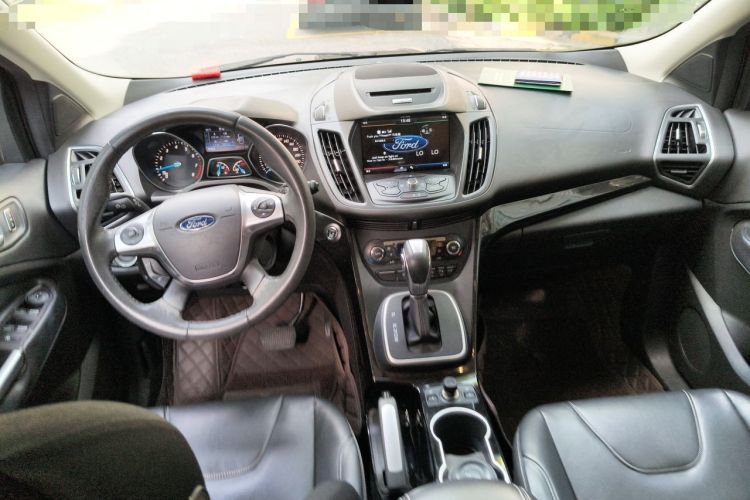 Used Ford Kuga 2013 2.0L GTDi Four-Wheel-Drive Sport Model Center Console