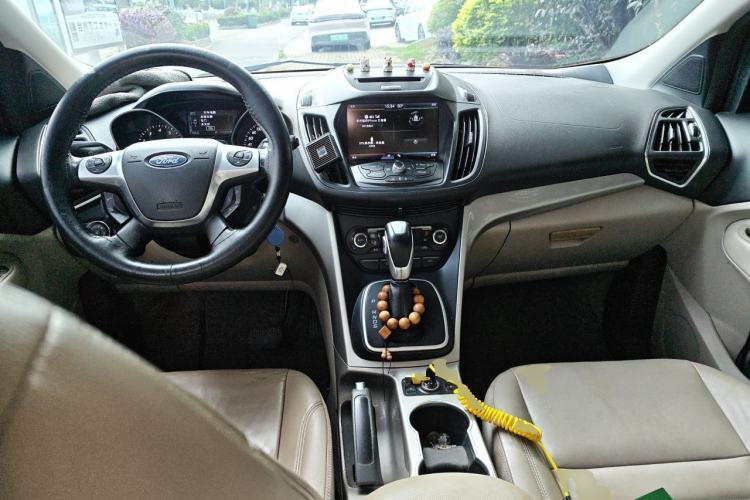 Used Ford Kuga 2013 2.0L GTDi Four-Wheel-Drive Elite Model Center Console