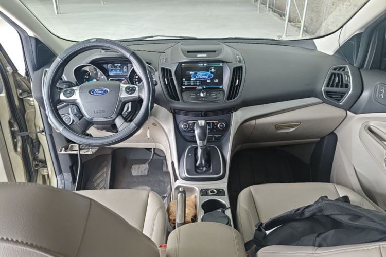 Used Ford Kuga 2013 1.6L GTDi 4x4 Elite Model Center Console
