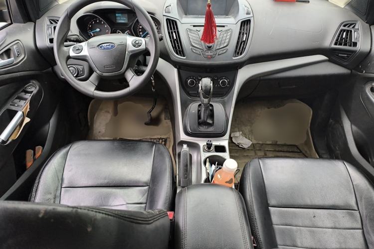 Used Ford Kuga 2013 1.6L GTDi Two-Wheel-Drive Comfort Model Center Console
