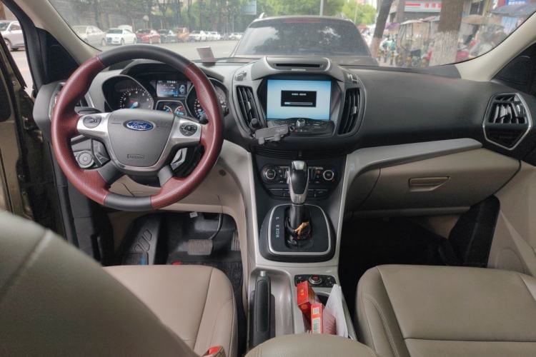 Used Ford Kuga 2013 1.6L GTDi 4x4 Elite Model Center Console