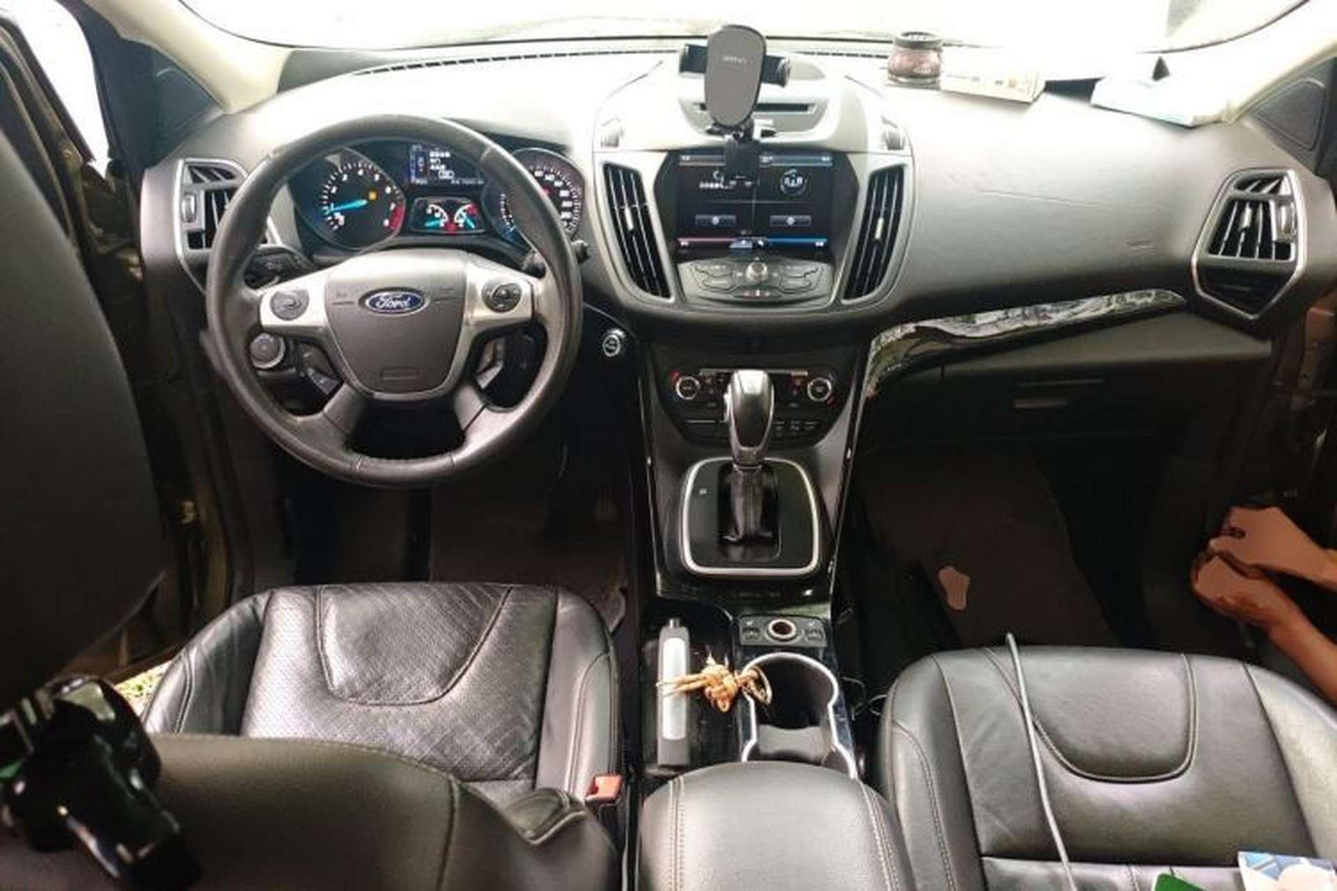 Used Ford Kuga 2013 2.0L GTDi Four-Wheel-Drive Sport Model Center Console