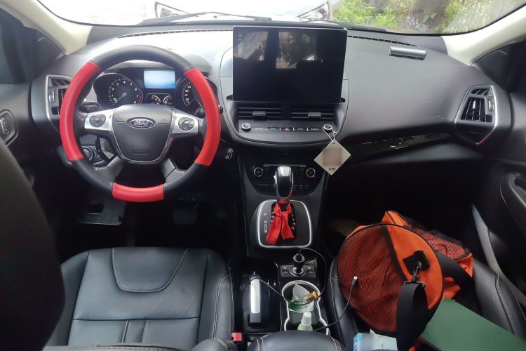 Used Ford Kuga 2013 2.0L GTDi Four-Wheel-Drive Sport Model Center Console