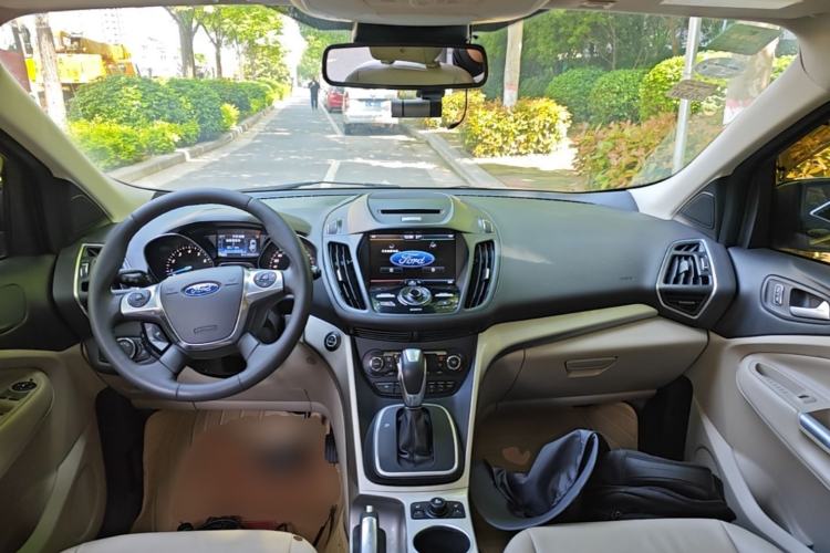 Used Ford Kuga 2013 2.0L GTDi Four-Wheel Drive Premium Model Center Console