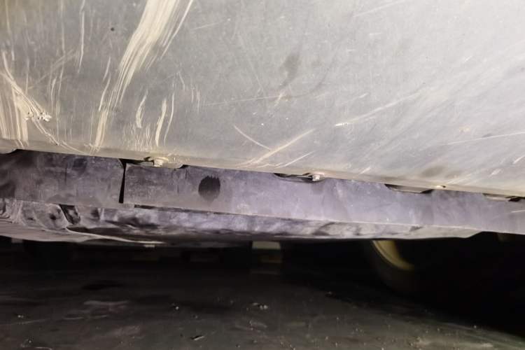 Used Ford Kuga 2013 1.6L GTDi Two-Wheel-Drive Trend Model Chassis Front