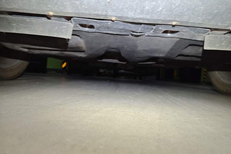 Used Ford Kuga 2013 2.0L GTDi Four-Wheel-Drive Sport Model Chassis Front