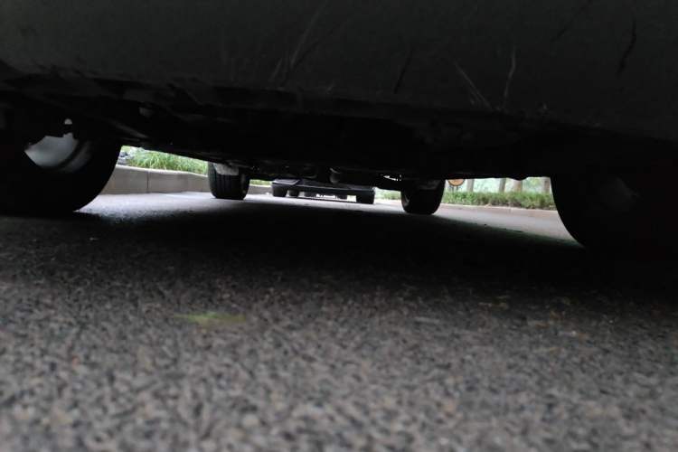 Used Ford Kuga 2013 2.0L GTDi Four-Wheel-Drive Sport Model Chassis Front
