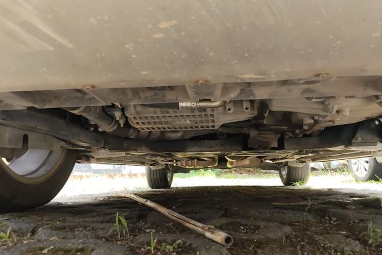 Used Ford Kuga 2013 1.6L GTDi Two-Wheel-Drive Trend Model Chassis Front