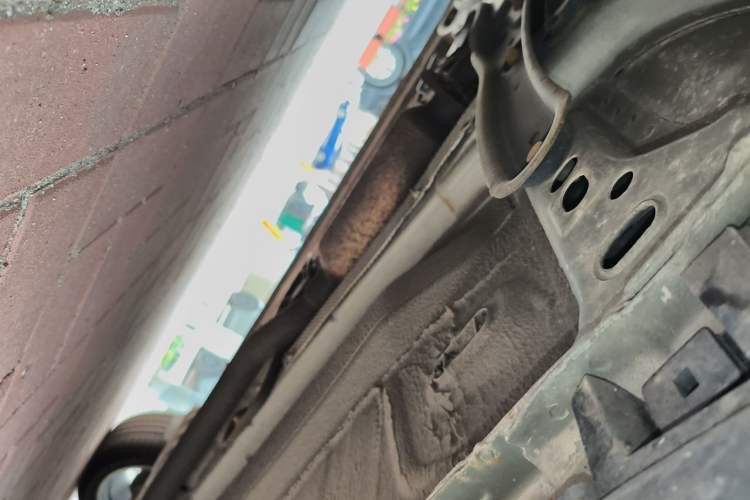 Used Ford Kuga 2013 1.6L GTDi Two-Wheel-Drive Trend Model Chassis Front Left