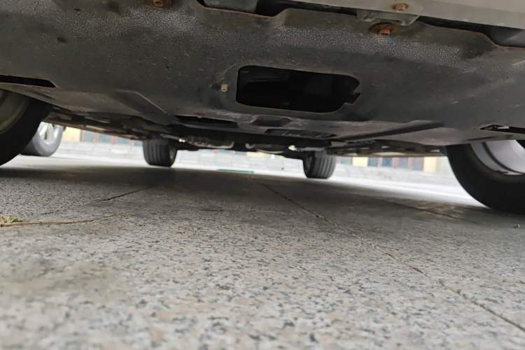 Used Ford Kuga 2013 1.6L GTDi Two-Wheel-Drive Trend Model Chassis Front
