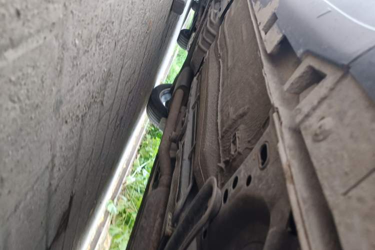 Used Ford Kuga 2013 1.6L GTDi 4x4 Elite Model Chassis Front Right