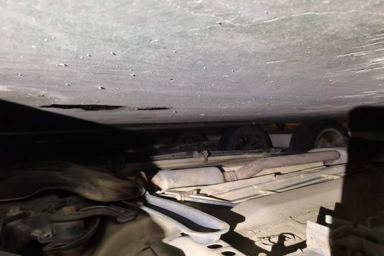 Used Ford Kuga 2013 1.6L GTDi Two-Wheel-Drive Trend Model Chassis Front Right
