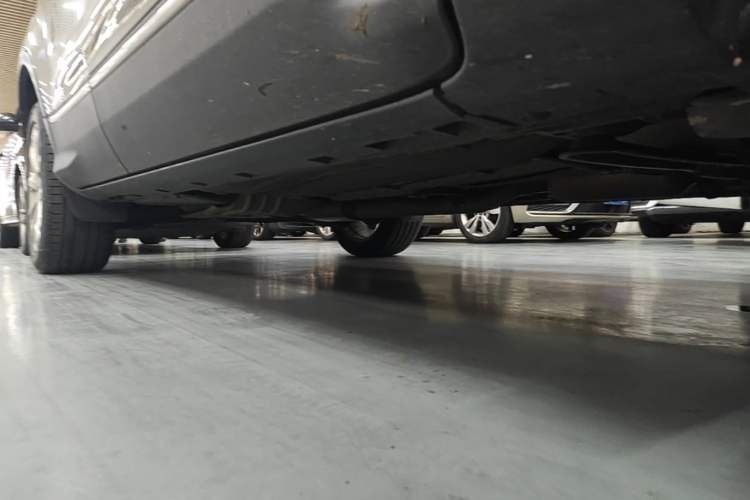Used Ford Kuga 2013 1.6L GTDi 4x4 Elite Model Chassis Front Right