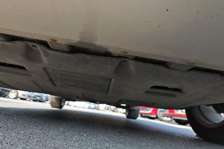 Used Ford Kuga 2013 1.6L GTDi Two-Wheel-Drive Trend Model Chassis Front
