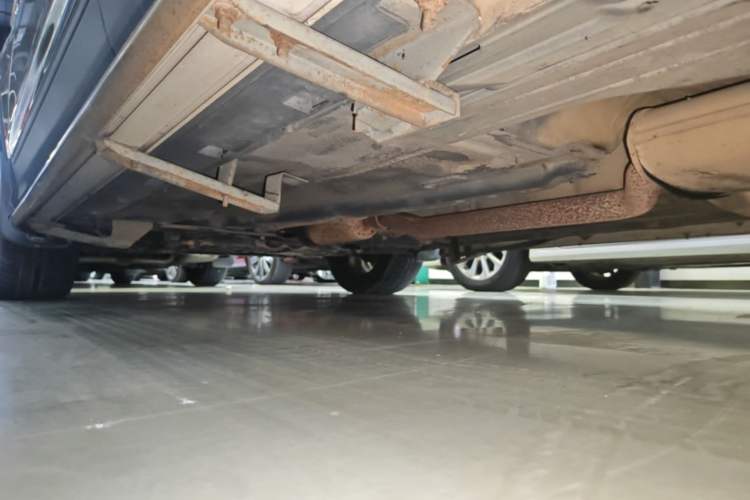 Used Ford Kuga 2013 1.6L GTDi Two-Wheel-Drive Trend Model Chassis Rear Left