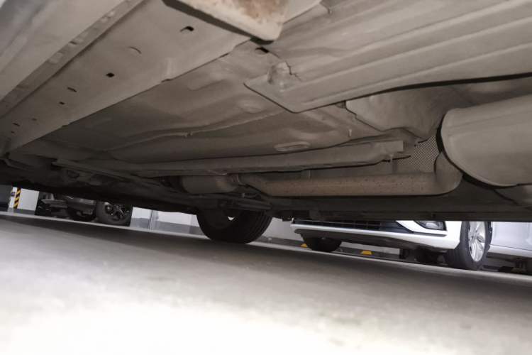 Used Ford Kuga 2013 1.6L GTDi Two-Wheel-Drive Trend Model Chassis Rear Left