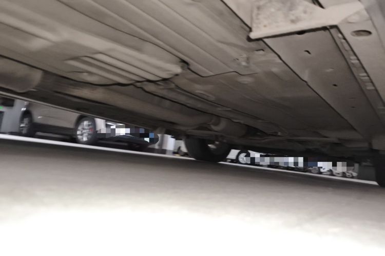 Used Ford Kuga 2013 1.6L GTDi Two-Wheel-Drive Trend Model Chassis Rear Right