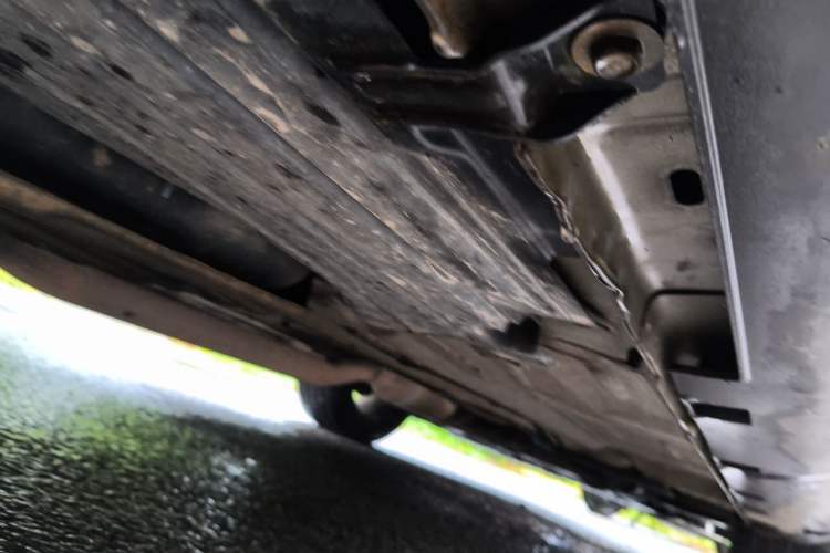 Used Ford Kuga 2013 1.6L GTDi Two-Wheel-Drive Trend Model Chassis Rear Right