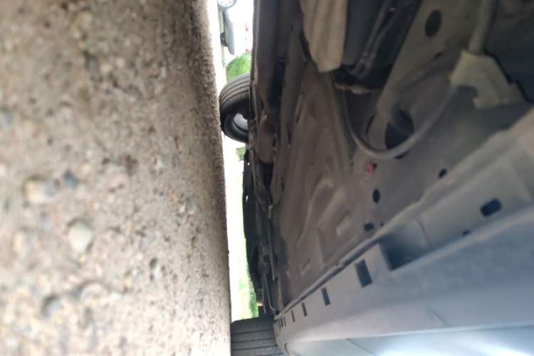 Used Ford Kuga 2013 2.0L GTDi Four-Wheel-Drive Sport Model Chassis Rear Right
