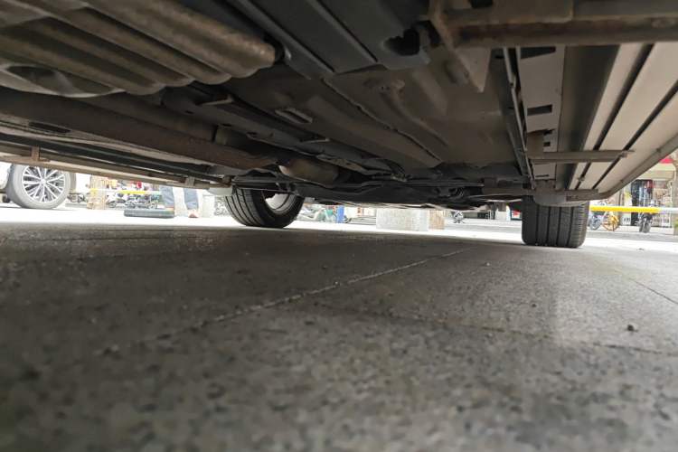 Used Ford Kuga 2013 1.6L GTDi Two-Wheel-Drive Trend Model Chassis Rear Right