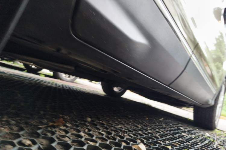 Used Ford Kuga 2013 2.0L GTDi Four-Wheel-Drive Sport Model Chassis Rear Right