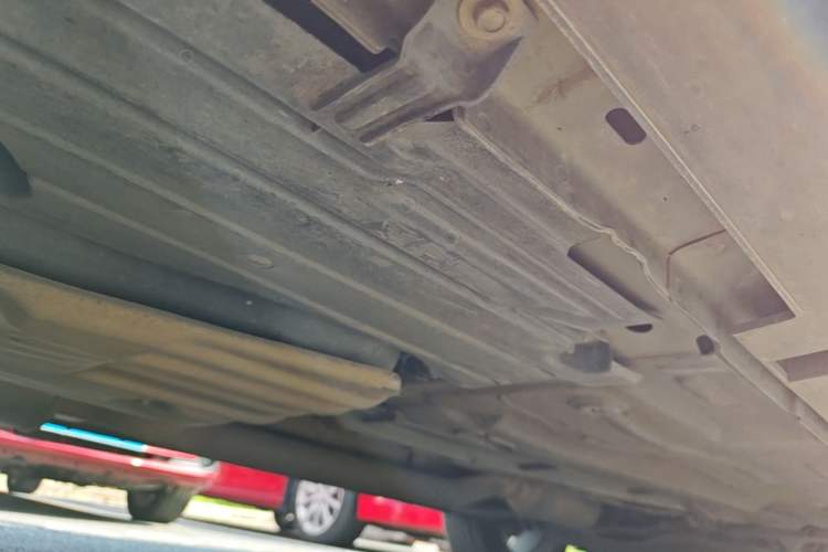 Used Ford Kuga 2013 1.6L GTDi Two-Wheel-Drive Trend Model Chassis Rear Right