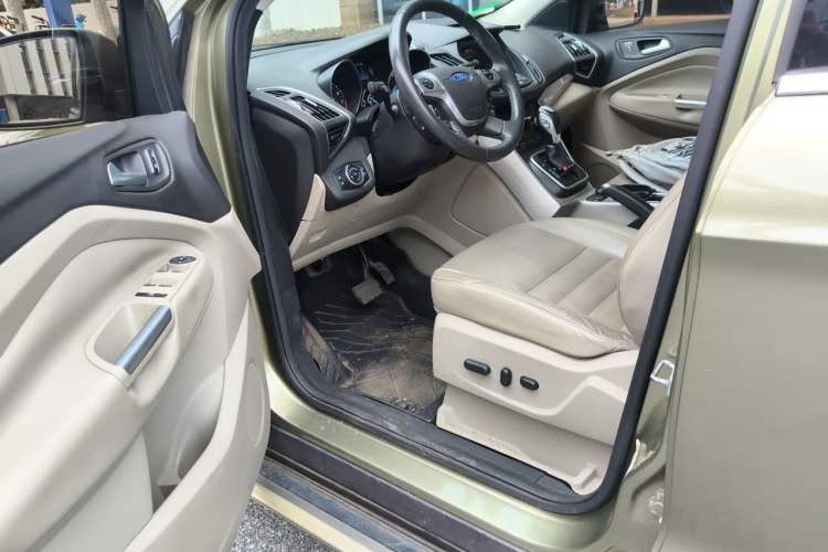Used Ford Kuga 2013 1.6L GTDi 4x4 Elite Model Driver Seat