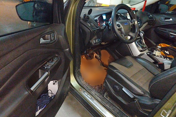 Used Ford Kuga 2013 1.6L GTDi Two-Wheel-Drive Trend Model Driver Seat