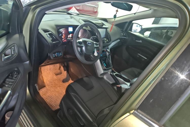 Used Ford Kuga 2013 1.6L GTDi Two-Wheel-Drive Trend Model Driver Seat