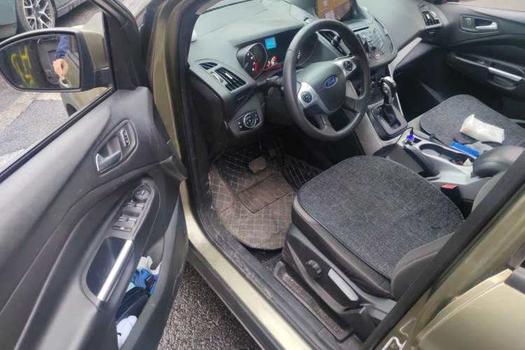 Used Ford Kuga 2013 1.6L GTDi Two-Wheel-Drive Comfort Model Driver Seat