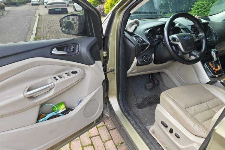 Used Ford Kuga 2013 2.0L GTDi Four-Wheel-Drive Elite Model Driver Seat