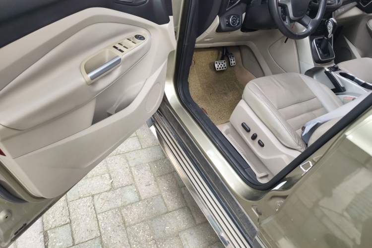 Used Ford Kuga 2013 1.6L GTDi 4x4 Elite Model Driver Seat