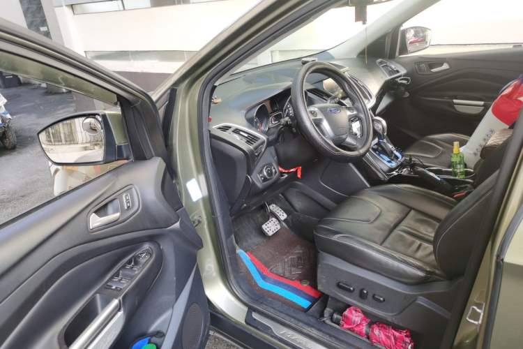 Used Ford Kuga 2013 2.0L GTDi Four-Wheel-Drive Sport Model Driver Seat