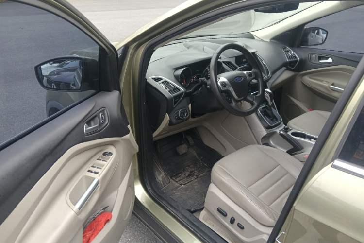 Used Ford Kuga 2013 2.0L GTDi Four-Wheel-Drive Elite Model Driver Seat