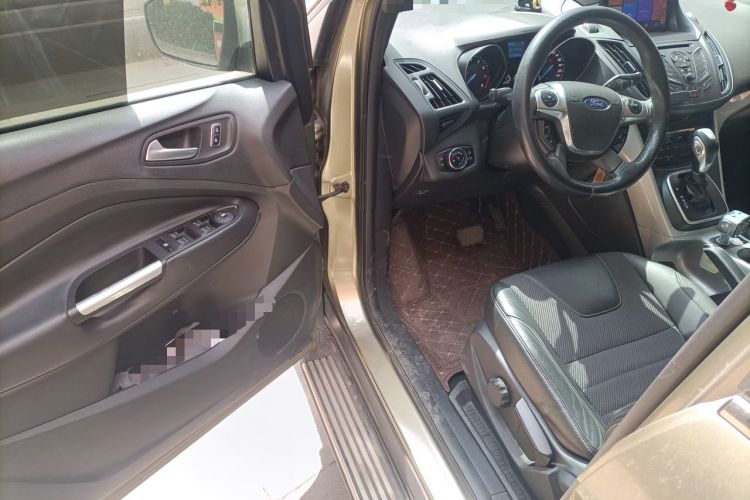 Used Ford Kuga 2013 1.6L GTDi Two-Wheel-Drive Trend Model Driver Seat