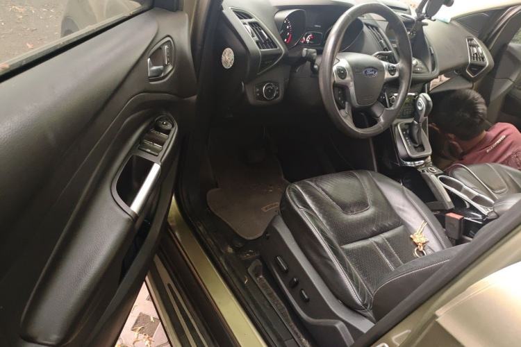 Used Ford Kuga 2013 2.0L GTDi Four-Wheel-Drive Sport Model Driver Seat