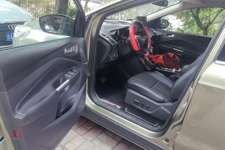 Used Ford Kuga 2013 2.0L GTDi Four-Wheel-Drive Sport Model Driver Seat