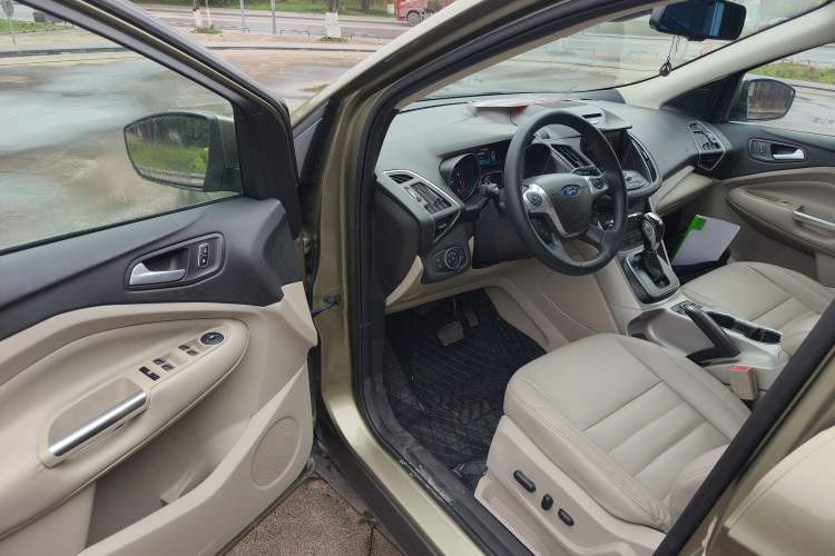 Used Ford Kuga 2013 2.0L GTDi Four-Wheel-Drive Elite Model Driver Seat