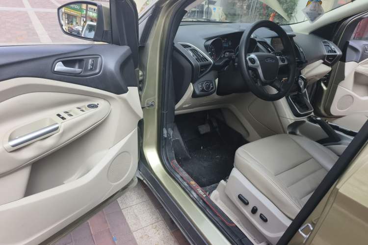 Used Ford Kuga 2013 2.0L GTDi Four-Wheel Drive Premium Model Driver Seat